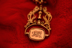 Gill welsh gold dragon